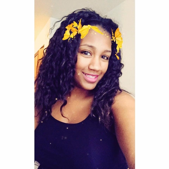 Meet your Posher, Pam - Picture 3 of 3